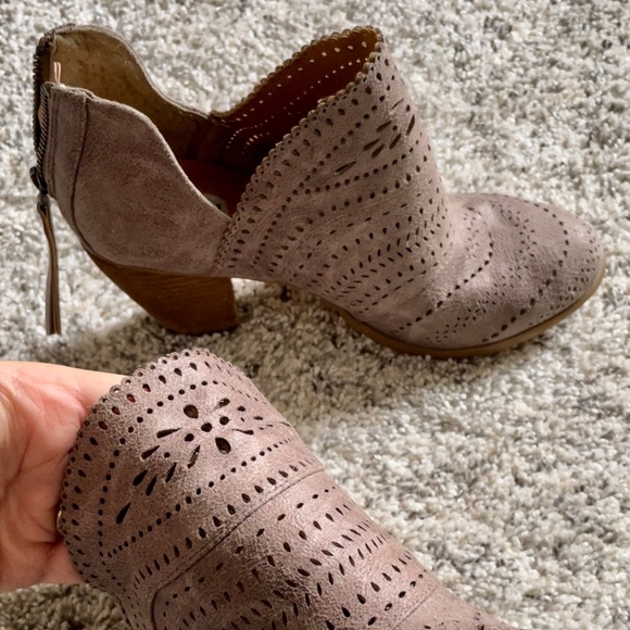 Laser die-cut taupe clay grey earthy gray brown - Picture 3 of 8